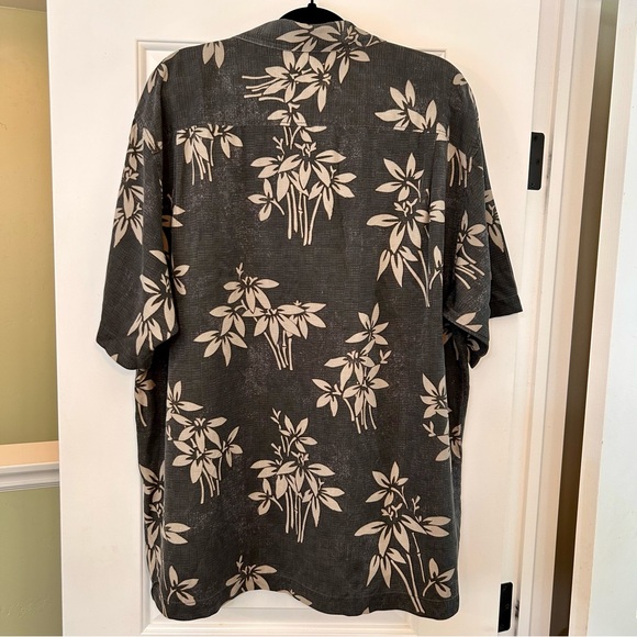 Tommy Bahama 100% Silk Mens Size X-Large Short Sleeve Hawaiian Shirt - Picture 5 of 11